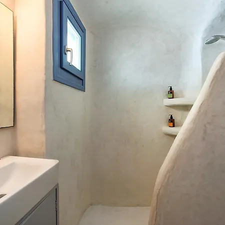 Skala Traditonal Cave House Oia (Santorini)